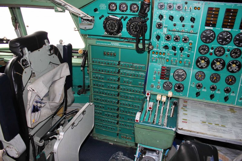 Ту-154м кабина