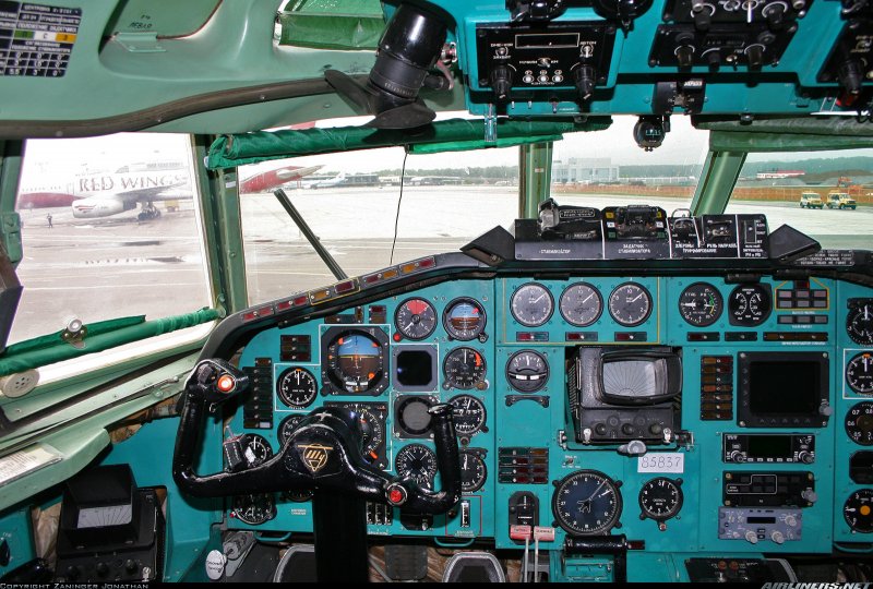 Ту-154м кабина
