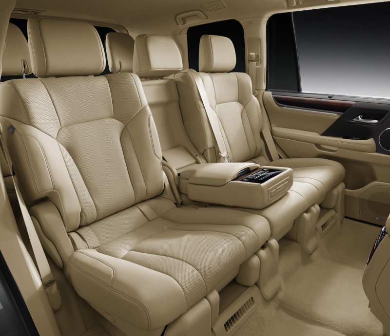 Lexus LX 570 2019 салон