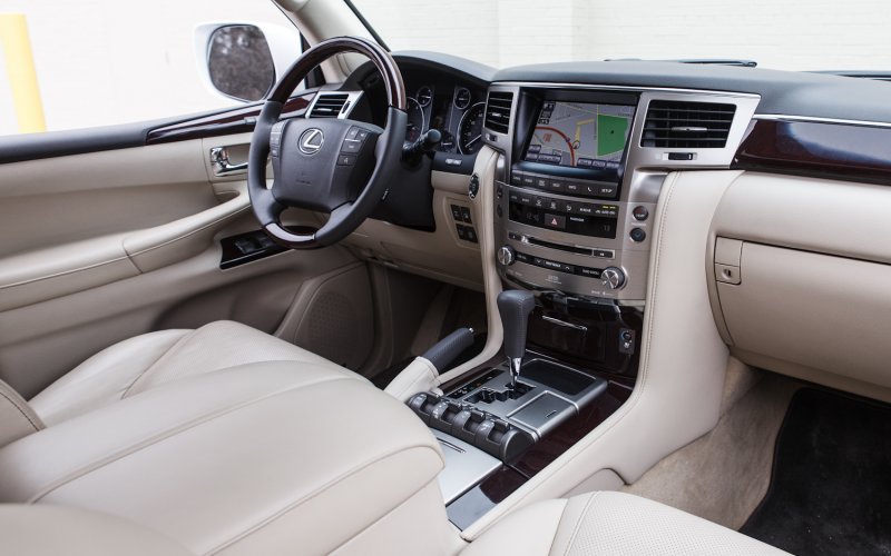 Lexus LX 570 салон