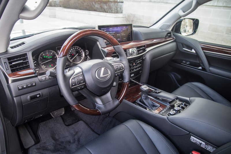 Lexus LX 570 салон
