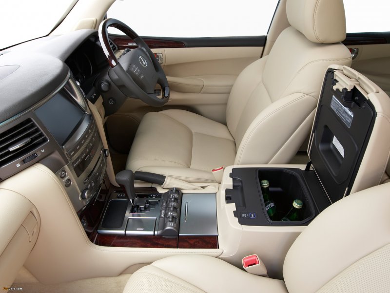 Lexus LX 570 2008 салон