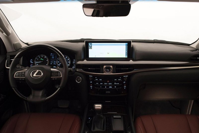 Lexus LX 570 салон