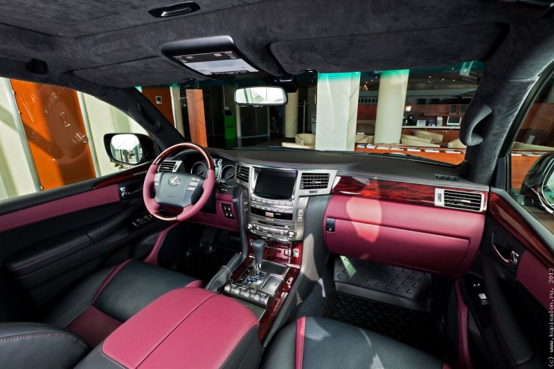 Lexus LX 570 Interior
