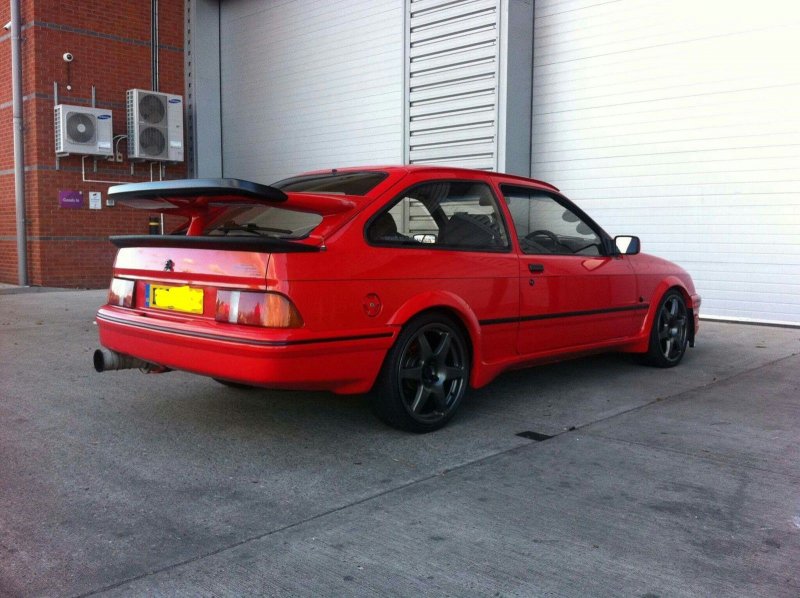 Ford Sierra купе stance