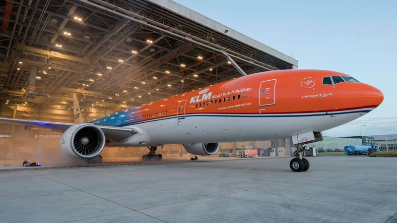 Самолёт KLM Boeing 777-300er Orange Pride