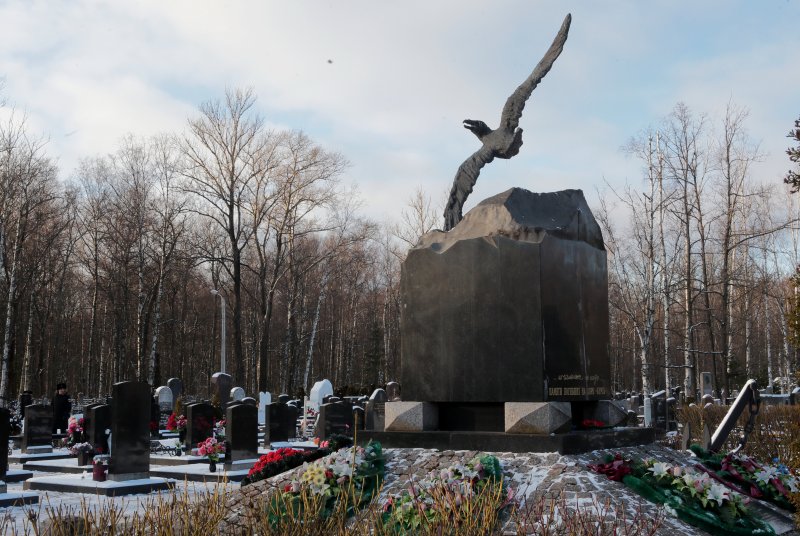 Памятник Курску подводной лодке