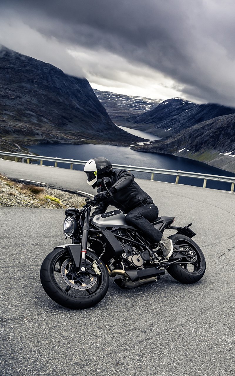 Black BMW r100