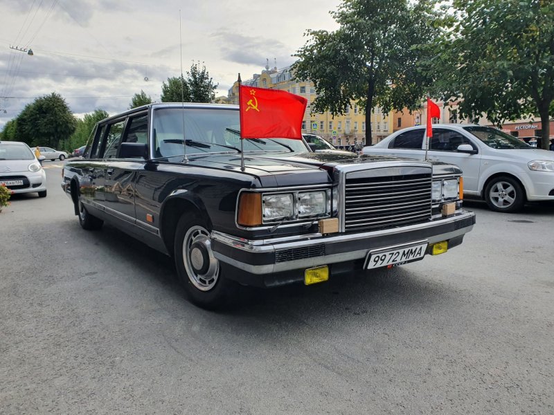 ЗИЛ-41047 седан