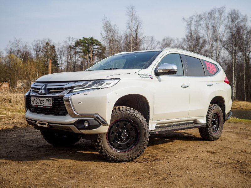 Mitsubishi Pajero Sport 3