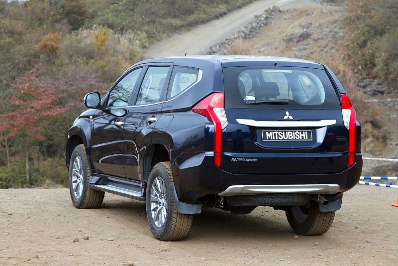 Мицубиси Pajero Sport 2.4