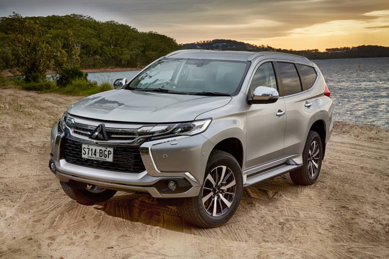 Mitsubishi Pajero Sport 2016