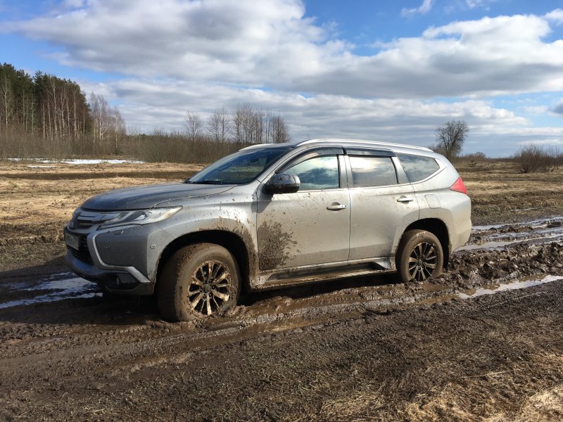 Mitsubishi Pajero Sport 3