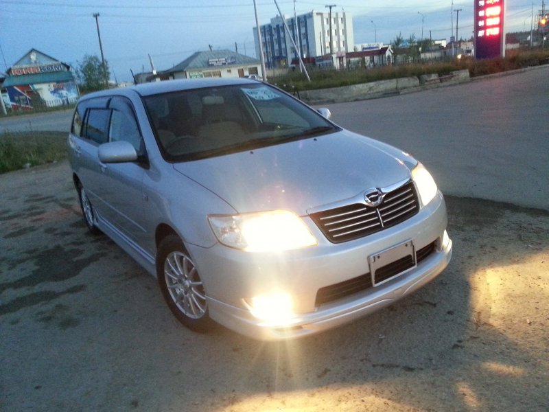 Fielder 121 кузов 2004 красивый