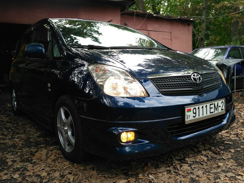 Toyota Corolla Spacio 2
