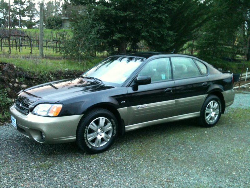 Subaru Outback 2004 седан