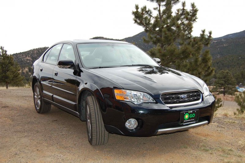 Subaru Outback 2004 седан