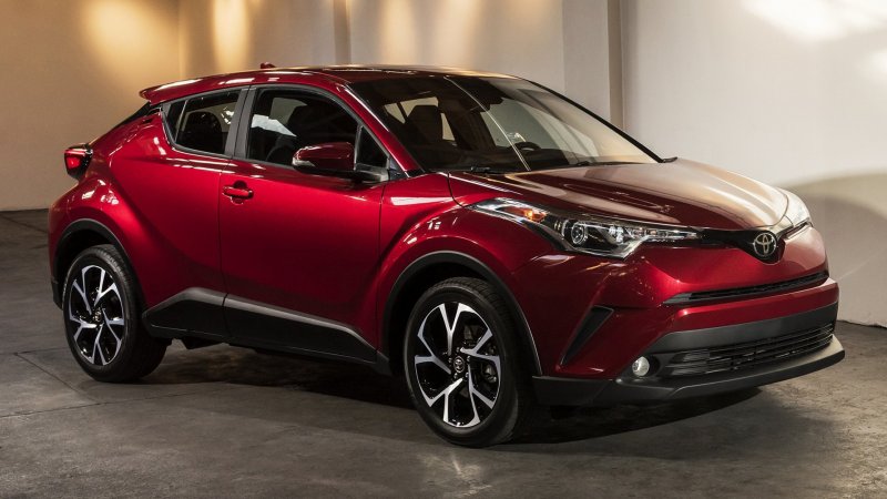 Toyota паркетник Chr