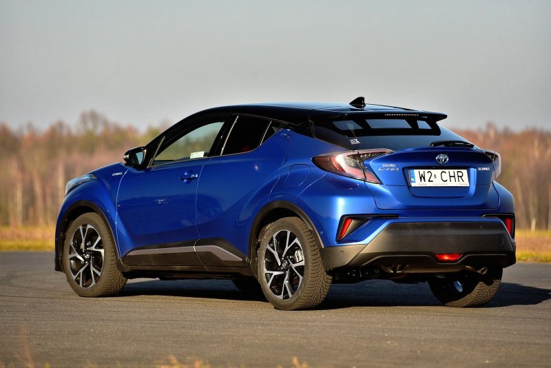 Тойота кроссовер c-HR