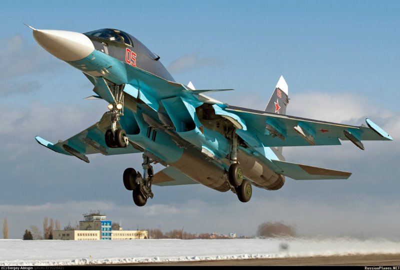 Фронтовой бомбардировщик Су-34