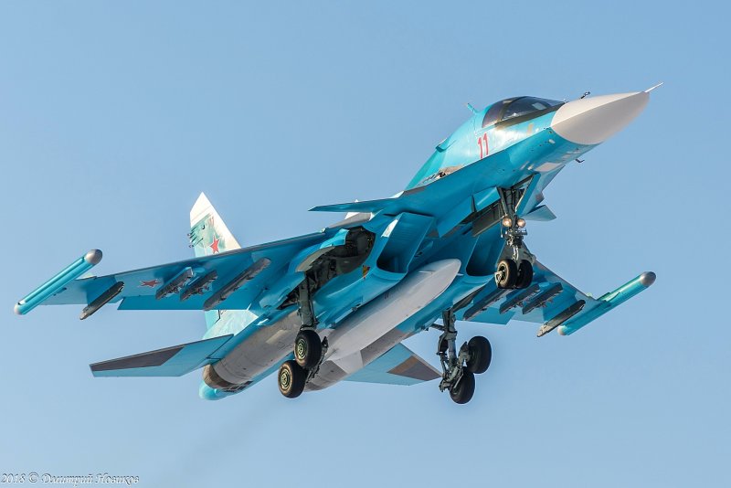 Истребитель-бомбардировщик Су-34