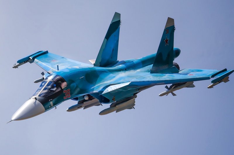 Су-34 бомбардировщик