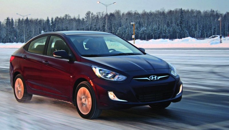 Hyundai Solaris 2014 красный
