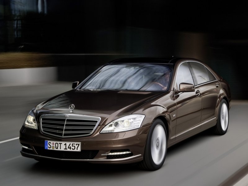 Mercedes Benz w221 2010