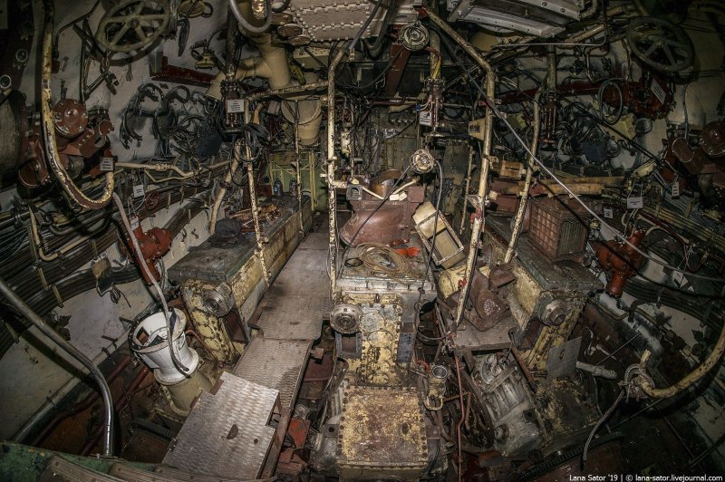 Крым ржавая субмарина б-380