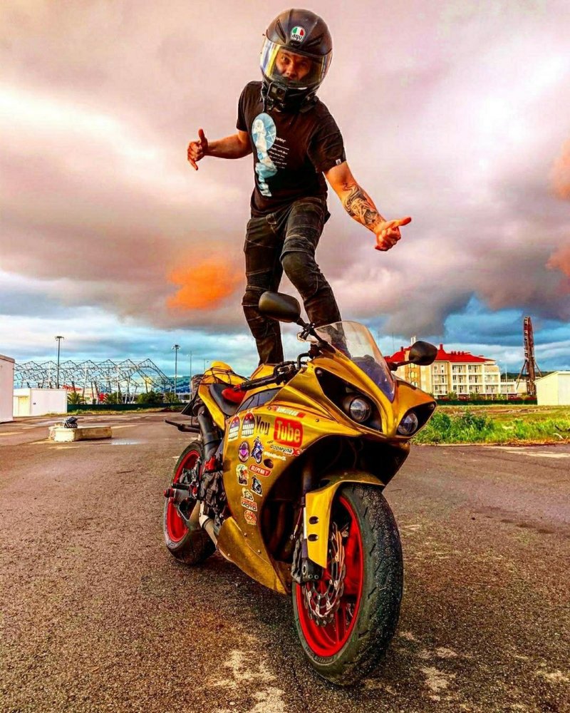 Блогер Александр Diablo r1