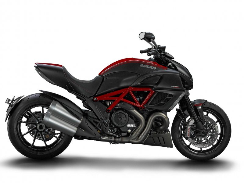 Мотоцикл Ducati Diavel Carbon