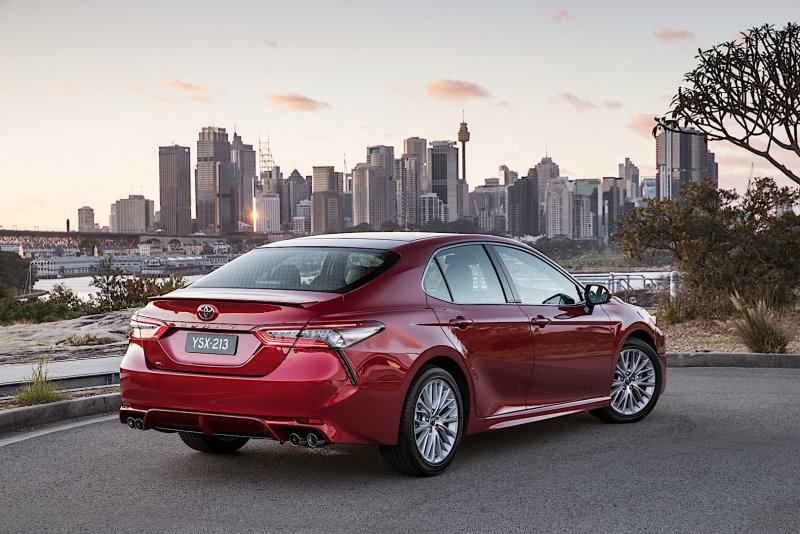 Toyota Camry v6 2017