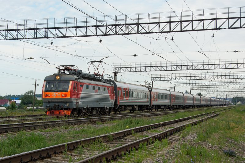 Сура поезд