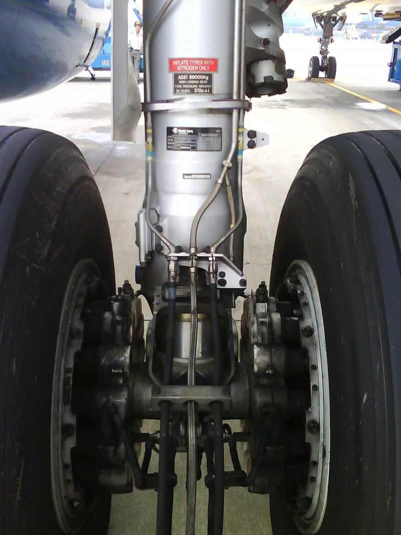 Носовая стойка шасси Airbus 320