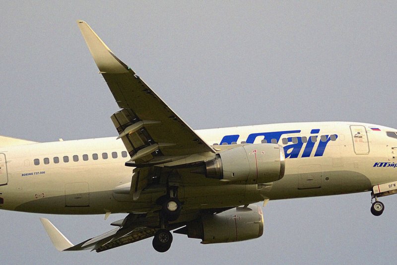UTAIR 737-500