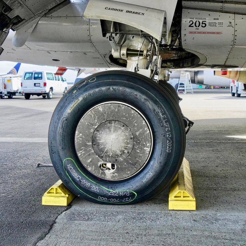 737 Landing Gear