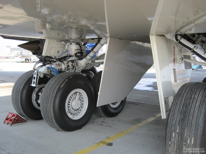 Колесные шасси Боинг 747