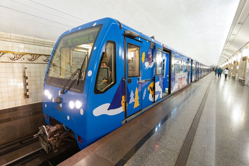 Метро поезда Московского метрополитена
