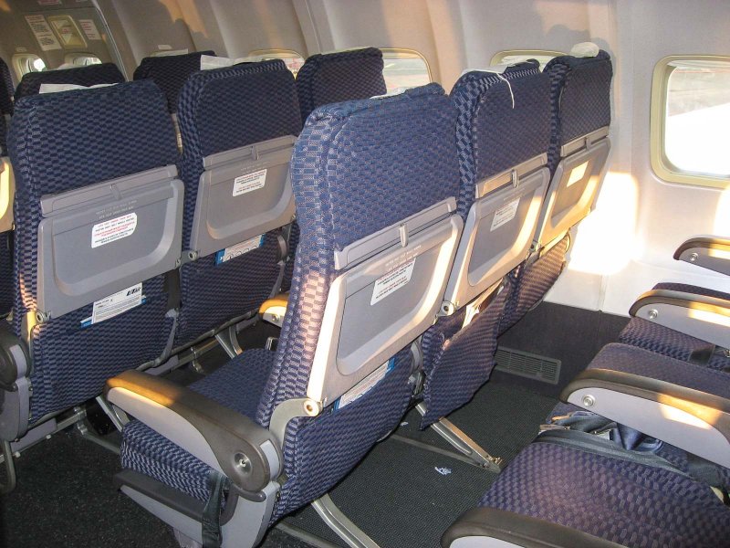 Салон самолета Боинг 737 500