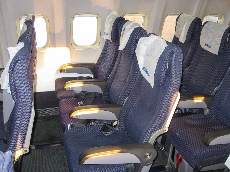 Самолет Boeing 737 UTAIR салон