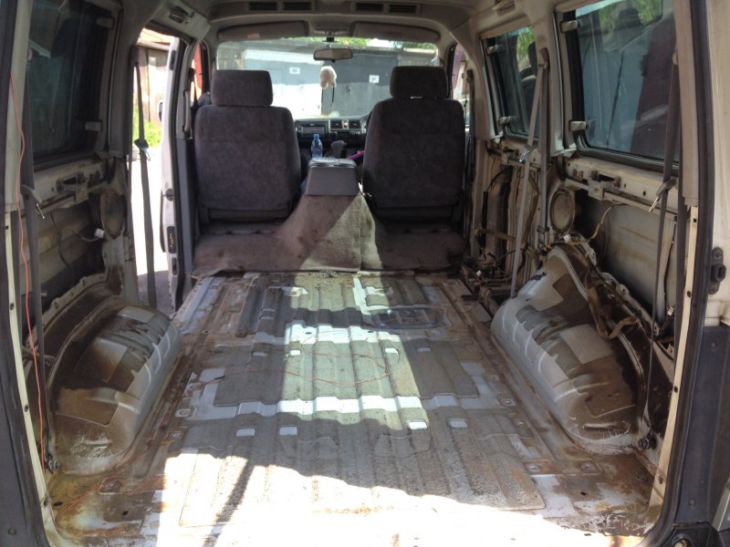 Mazda Bongo Friendee 1999 салон