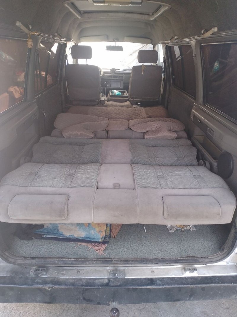 Mazda Bongo 2005 салон