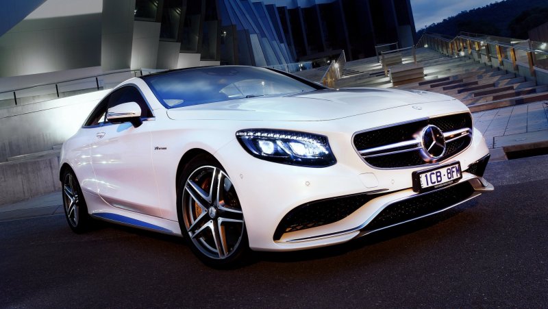 Мерседес Бенц с 63 AMG