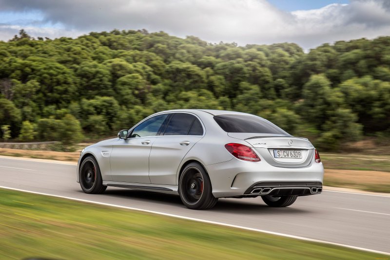 Мерседес-Бенц c63 AMG