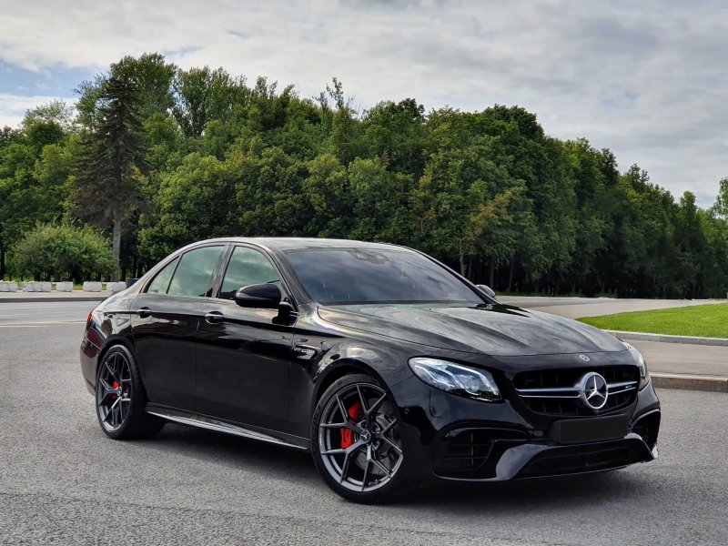 Mercedes Benz e63s AMG