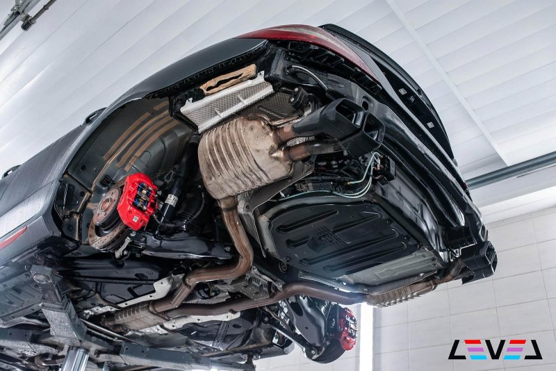 Днище Мерседеса CLS 63 AMG