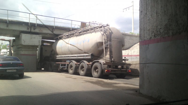 Вольво цементовоз
