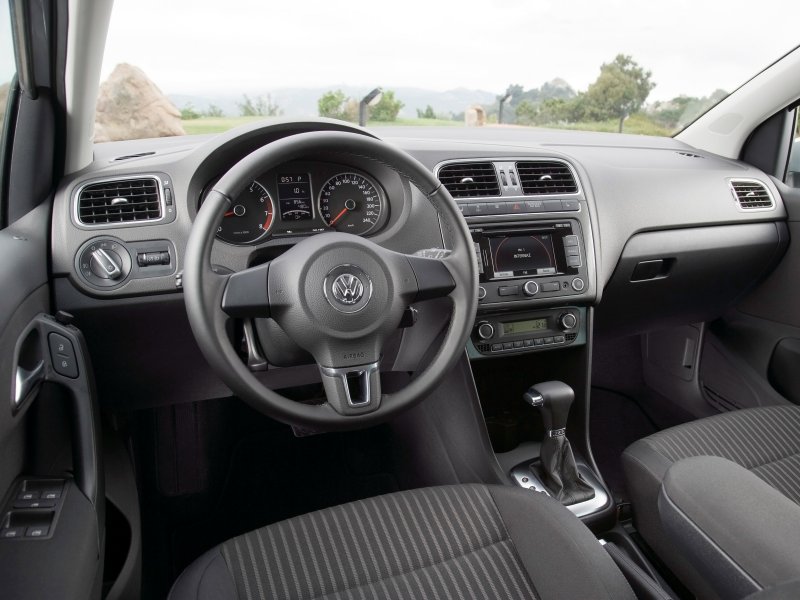 VW Polo 2010 салон