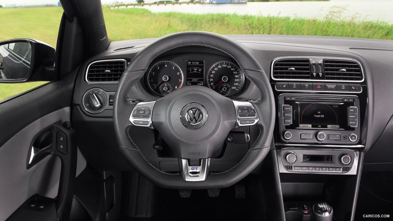 VW Polo sedan 2013 салон