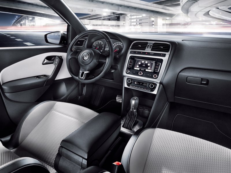 Volkswagen Polo 2015 салон